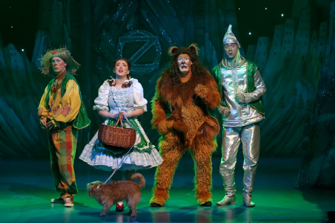 the wizard of oz at st.helens theatre royal