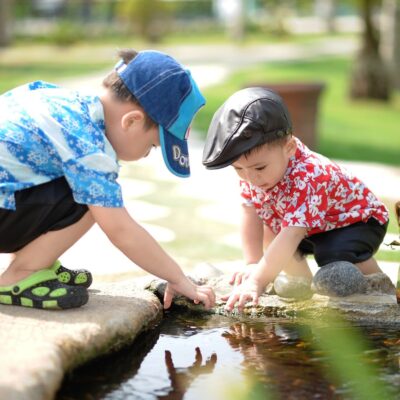 5 Screen-Free Activities to Explore With Your Child