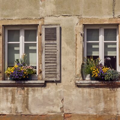 How to Avoid Cracks & Leaks in Your Home This Winter