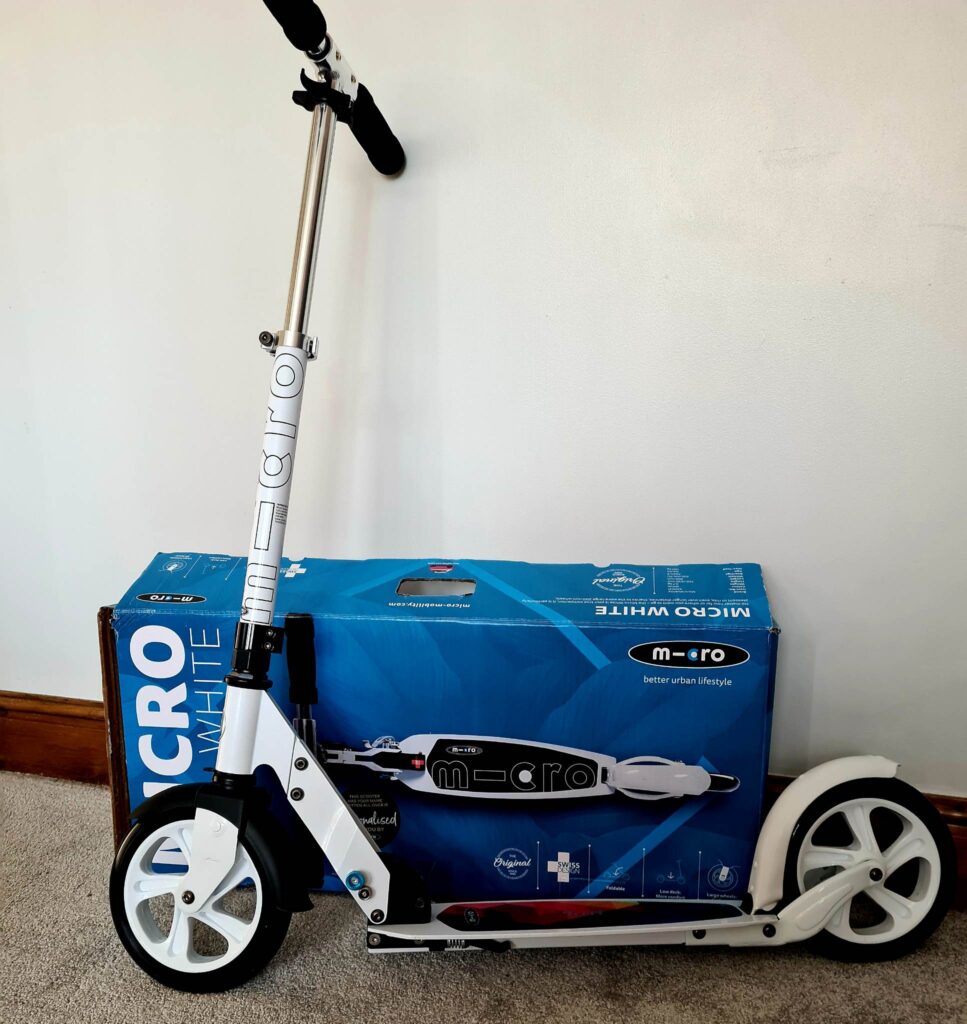 3-wheeled kids scooter